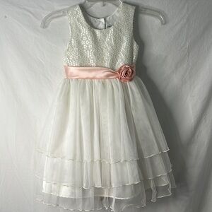 Adorable white dress with lace, pink rose bud, multi layered size 5